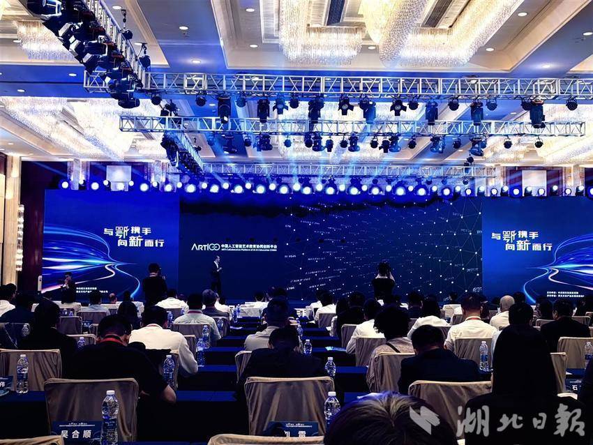 全省文化产业招商签约大会举行36个项目成功签约签约总金额31237亿元