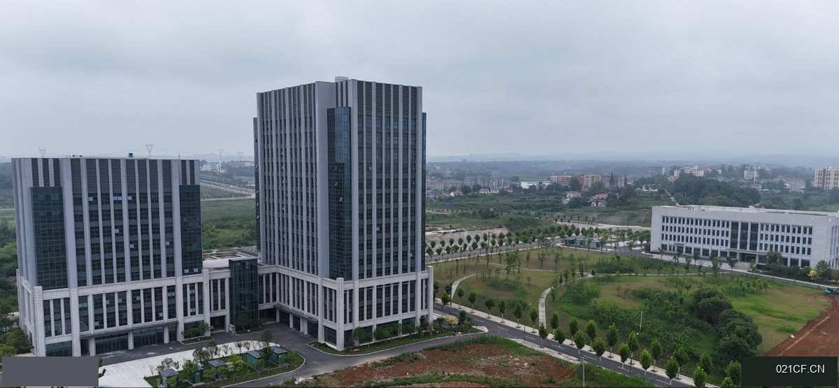 宜昌当阳双莲民福路999号还是产业园初创公司选址写字楼好好可分租层高12米面积面议（）厂房出租：首层
